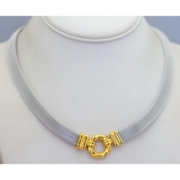 18 inch, Vintage Mid Century Modern Queen Silver Tone Necklace - C12 - Picture 3 of 3